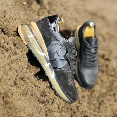 Siyah Süet Uzay Tabanlı Sneakers