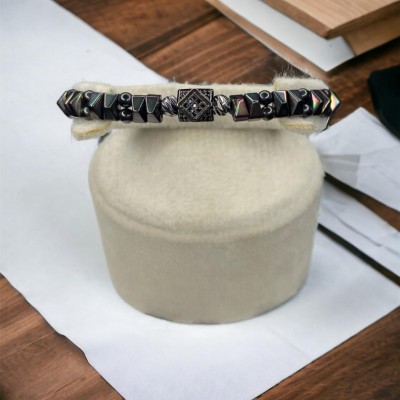 Siyah Doğal Taş Zirkon Detaylar